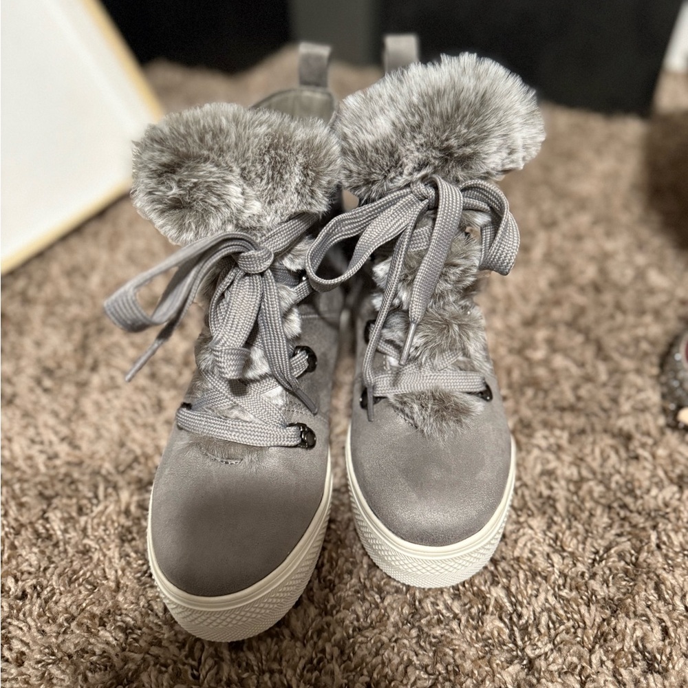 Buckle Gray Winter & Rain Boots with Fur Trim BRAND NEW SIZE 9 - Picture 3 of 6
